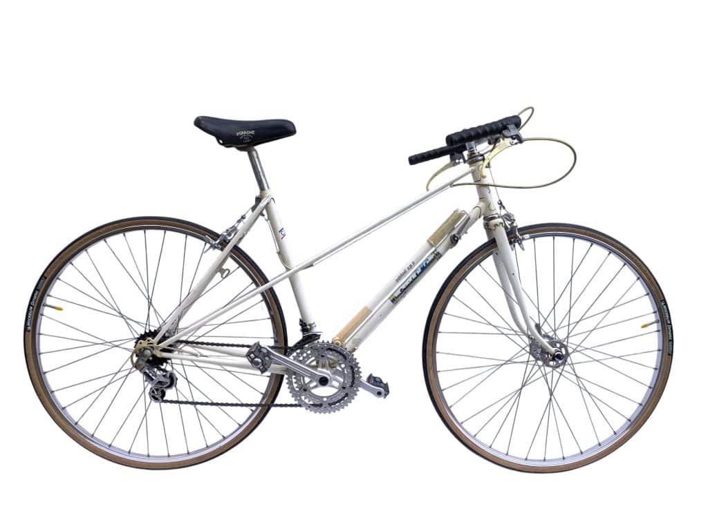 Sporty vintage ladies’ bike, Special CNC (14)